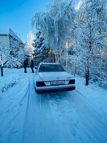 Продажа авто: Mercedes-Benz W124: 1991 г., 2 л, Механика, Бензин, Седан — 4