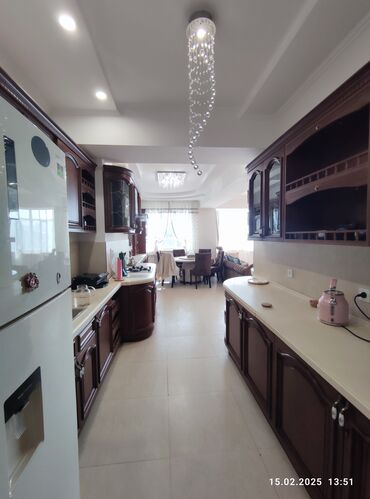 Долгосрочная аренда квартир: 3 комнаты, Риэлтор, Без подселения, С мебелью полностью — 7