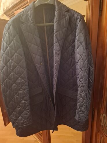 prada kurtka: 800 manata alinib.yeniden secilmir.2xl olcu