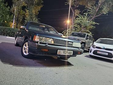 camry 79: Mazda 929: 1989 г., 2.2 л, Механика, Бензин, Седан — 2