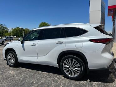 купить машины: Toyota Highlander: 2022 г., 3.5 л, Автомат, Бензин, Универсал