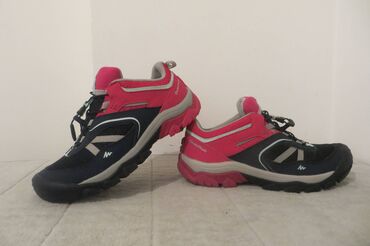 skechers duboke patike: 36, bоја - Crna