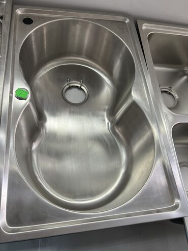 губка для мытья посуды: Кухонная раковина из нержавеющей стали с одной чашей, предназначенная
