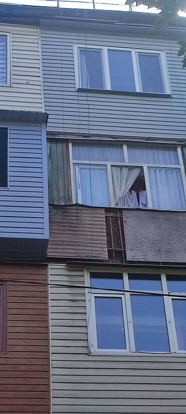 продаю дом кочкор: Продаётся квартира в кирпичном доме. - Планировка: классическая