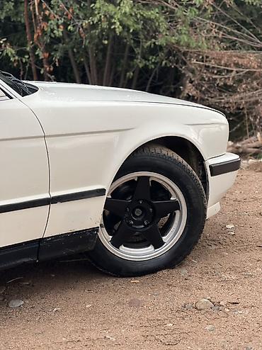 редуктор е34: BMW 5 series: 1989 г., 2 л, Механика, Бензин, Седан — 5