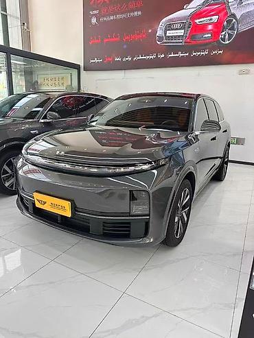 Lixiang: Lixiang L7: 2023 г., 1.5 л, Автомат, Гибрид, Кроссовер — 1