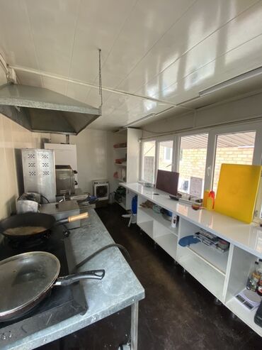 аппарат для жарки мяса для шаурмы: Продается оборудование для фастфуда Пицца печь (2с ) Вертел для