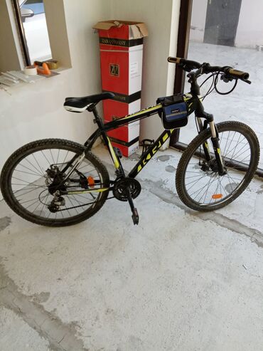 вело: İşlənmiş Şəhər velosipedi Kross, 28", sürətlərin sayı: 1, Ünvandan götürmə