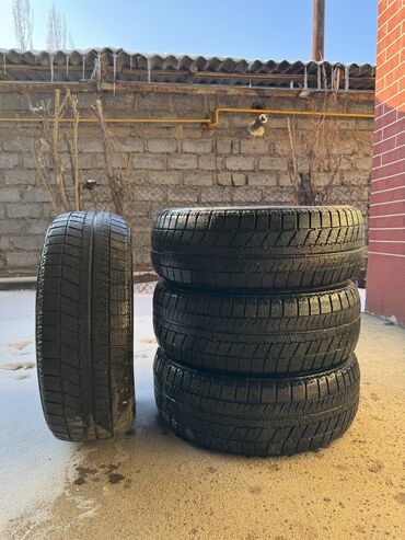 Шины: Шины 215 / 60 / R 16, Зима, Б/у, Комплект, Легковые, Япония, Bridgestone