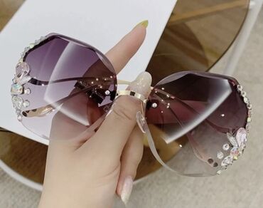 солнцезащитные очки: Очки солнцезащитные новые женские. Модные и стильные, для ярких