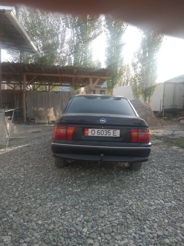 Opel: Opel Vectra: 1993 г., 1.6 л, Механика, Бензин, Седан