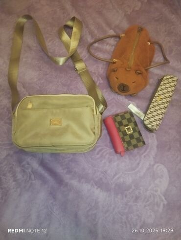 вещи бу купить: Birinci şəkildəki hamısı bir yerdə 10 manata təcil satılır hamısını