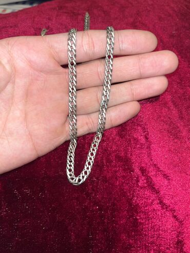 продам серебряную цепочку: Продам серебряную цепочку Плетение: панцирная Грам: +- 25 Длинна: 60