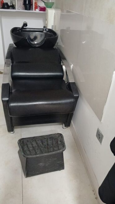 Tibbi arakəsmələr: *SAÇ moykasi satilir*
*qiyməti 220 ₼ ünvan NƏRİMANOV zu905767*