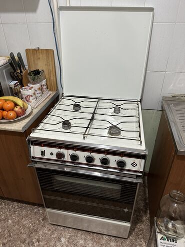 походная газовая плитка: Срочно продаю!!! Газ.плита и тумбочки!!! Прошу 10.000с!!! Серьезным