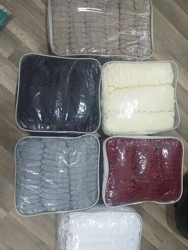 Posteljina: Rastegljiva navlaka za stolicu  CENA SETA 2690 DIN( 6 KOMADA) Kada — 19