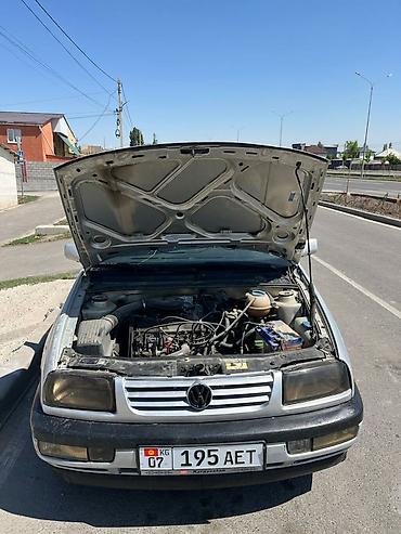 bud e9: Volkswagen Vento: 1993 г., 1.8 л, Механика, Бензин, Седан — 3