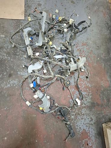 Радиаторы кондиционеров: Hyundai h1 ehtiyat hisseleri islemis orijnal Tərkib: - A/C — 5
