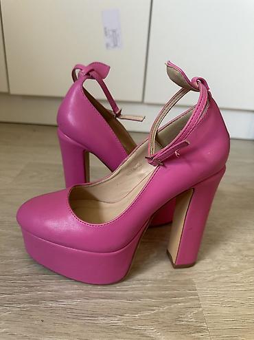 plave salonke: Roze stikle sa debelom stiklom — 1