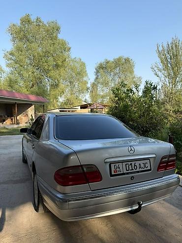 infinity fx35: Mercedes-Benz E-Class: 2000 г., 2 л, Механика, Седан — 4