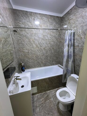 Посуточная аренда квартир: 1 комната, Душевая кабина, Постельное белье, Кондиционер — 8