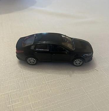 Oyuncaq nəqliyyat: Qara rəngli metal oyuncaq avtomobil – Kia K5 modelinə bənzər sedan — 3
