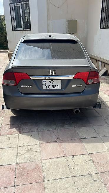 civic: Honda Civic: 1.8 l | Sedan — 5