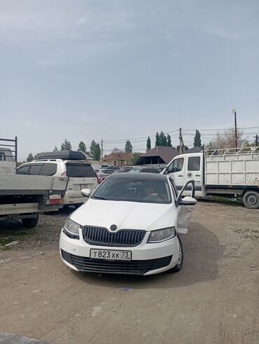 Skoda: Skoda Octavia: 2016 г., 1.6 л, Автомат, Газ, Хэтчбэк