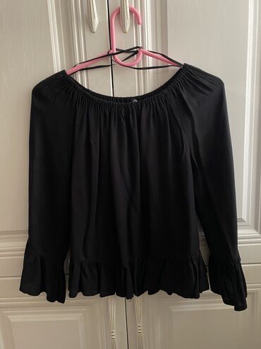 zhenskaya bluza v goroshek: H&M, XS (EU 34), S (EU 36)