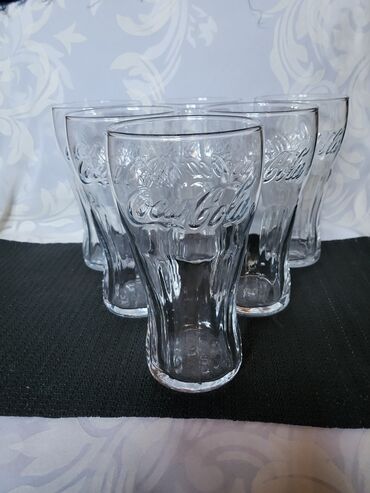 Čaše: Case nove Coca Cola. Nove case Coca Cola. Komada 6 u ceni — 8