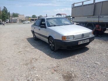 авто под выкуп фит: Volkswagen Passat: 1988 г., 1.8 л, Механика, Газ, Седан