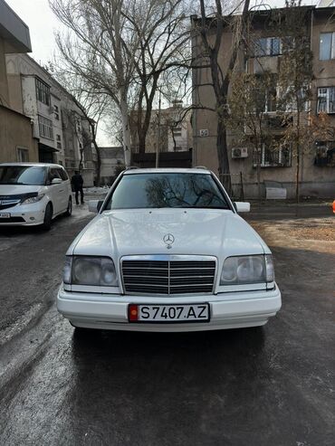 Mercedes-Benz: Mercedes-Benz E-Class: 1993 г., 2 л, Механика, Бензин, Универсал