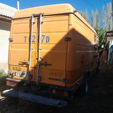 Продажа авто: Mercedes-Benz : 1998 г., Механика, Дизель, Фургон — 3