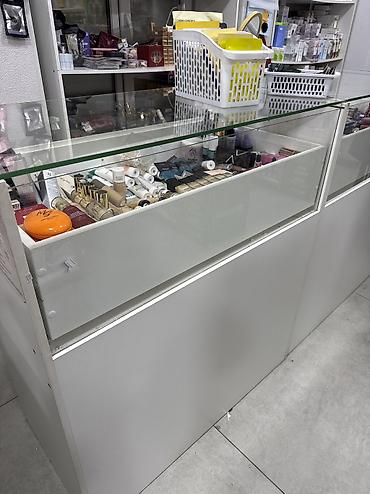 Продаю витрину для косметики или золота размер ширина 100см высота at lalafo.kg Продаю витрину для косметики или золота размер ширина 100см высота