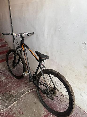 Dağ velosipedləri: 29” Yağnan işləyir çoxdandı sürülmür. Skorusunda cüzi problem var — 2