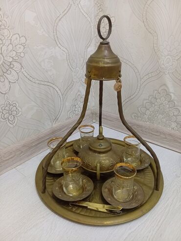 Çay dəstləri və servizlər: Çay dəsti, rəng - Qızılı