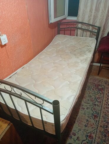 Tavalar: Təknəfərlik çarpayı, Matras ilə
