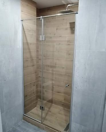 Душевые перегородки и ограждения: Прямая душевая перегородка в нишу в основном заказывается с фурнитурой — 5