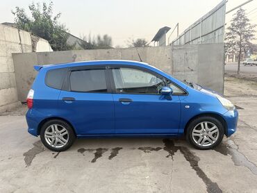 очень срочно продам: Honda Jazz: 2004 г., 1.4 л, Механика, Бензин, Хетчбек
