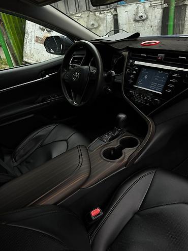 android avto: Toyota Camry (XV70), синий седан бизнес‑класса. от 18+ Камри с тонером — 3