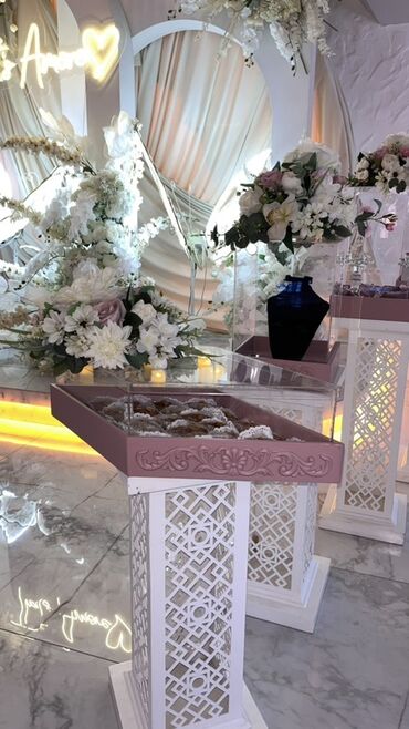 Xonça: Barbie xonça dəsti satılır. Dəstə 15 ədəd xonça daxildir. İdeal — 13