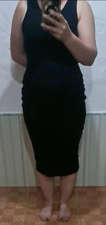 güllü don: Qara rəngli, bədənə oturan midi don - Model: qolsuz, klassik dairəvi — 1