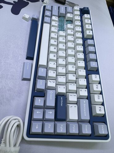 Клавиатуры: Клавиатура, Механическая, Bluetooth, Проводное подключение, Размер: 75% — 8