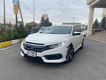 Honda Civic: 2018 г., 2 л, Автомат, Бензин, Седан