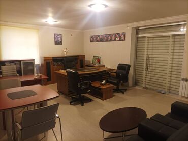 Ofislər: Neftçilərdə yerləşən ümumi sahəsi 500 kv,m olan,2 otağlı obyekt — 9