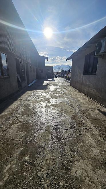 Продажа коттеджей и домов: 🏠 Срочно продаётся дом в Ак-Ордо 3 📐 Площадь дома: 50 м² 🌿 Участок: 4 — 7