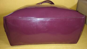 Torbe: Calvin Klein bordo lakovana torba Prelepa lakovana torba Calvin Klein — 5