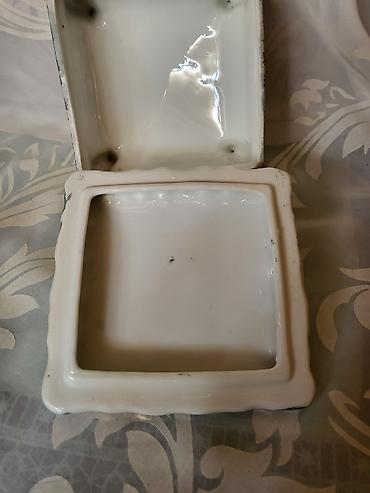 Ostali antikviteti: Satula porcelanska iz 70ih godina. Satula porcelanska motivi — 15