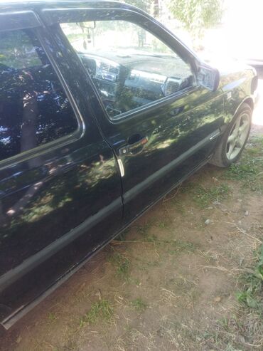 Volkswagen: Volkswagen Golf: 1992 г., 1.8 л, Механика, Бензин, Хэтчбэк — 10