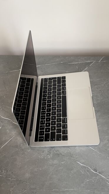 macbook pro 13 2018 цена: Apple, 16 ГБ ОЗУ, Intel Core i5, 13.3 ", Б/у, Игровой, память SSD